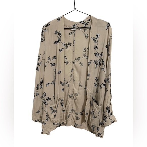 Reitmans Floral Beige Open Cardigan size Medium - Picture 1 of 6